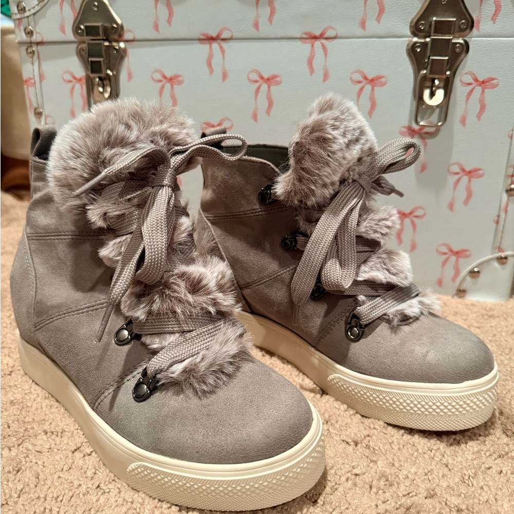 Very G Gray Fur-Trimmed Wedge Sneakers